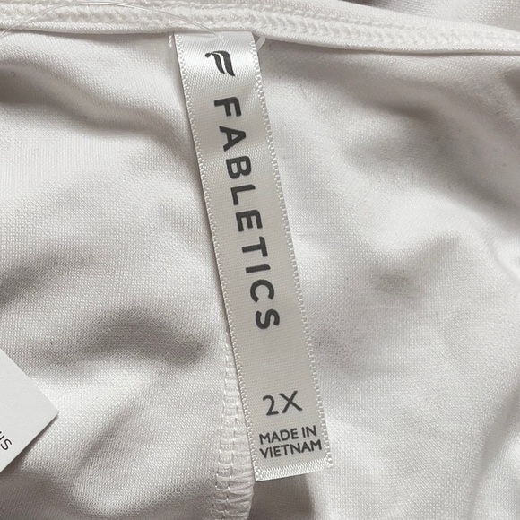 NWT Fabletics Carter Size 2X White Swing Tank II - Picture 3 of 4